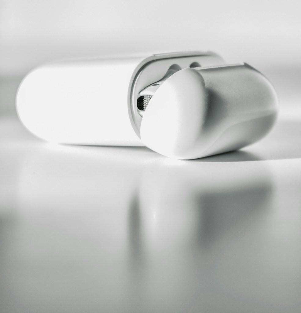 side view of air pod case